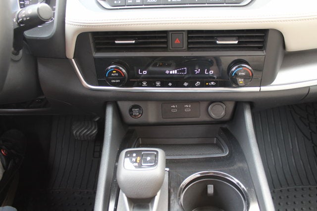 2025 Nissan Rogue SV
