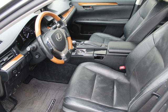 2013 Lexus ES 300h Hybrid