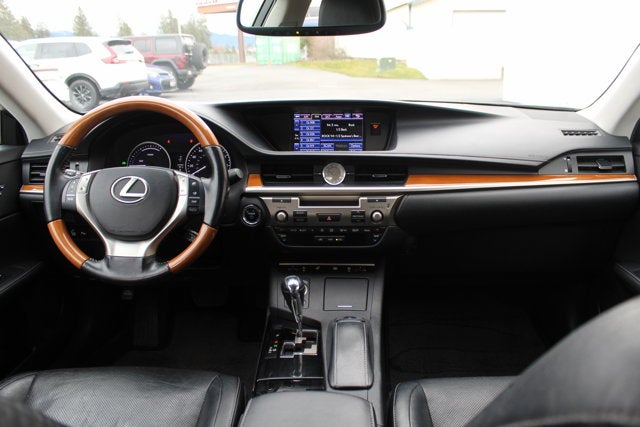 2013 Lexus ES 300h Hybrid