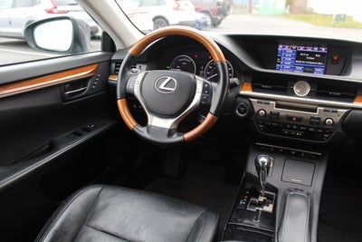 2013 Lexus ES 300h Hybrid