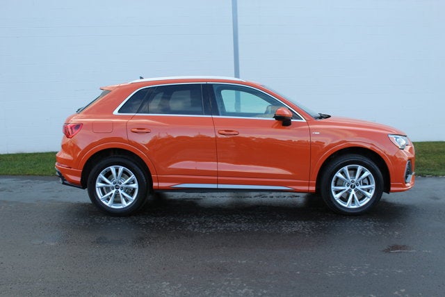2022 Audi Q3 S line Premium