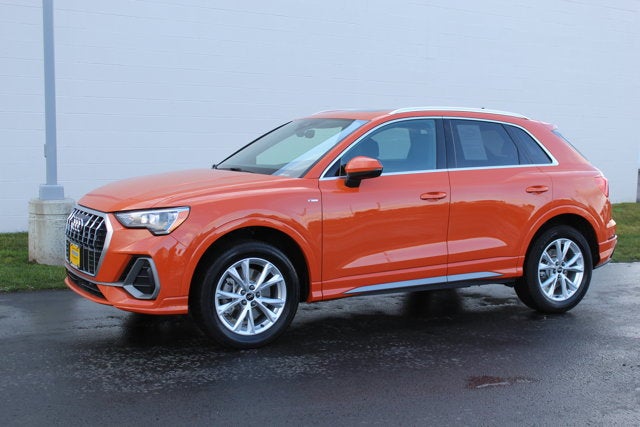 2022 Audi Q3 S line Premium