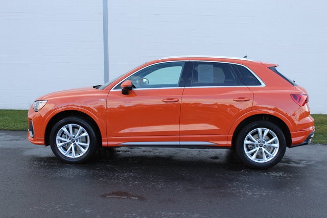 2022 Audi Q3 S line Premium